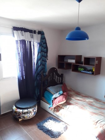 VENDO CASA EN BARRIO CON SEGURIDAD EN VILLA ESQUIU. EXCELENTE OPORTUNIDAD!!!