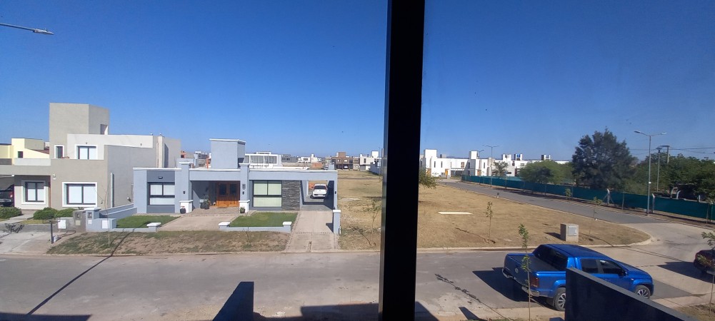 DUPLEX DE 3 DORM A EXTRENAR EN SAN IGNACIO VILLAGE!!!!