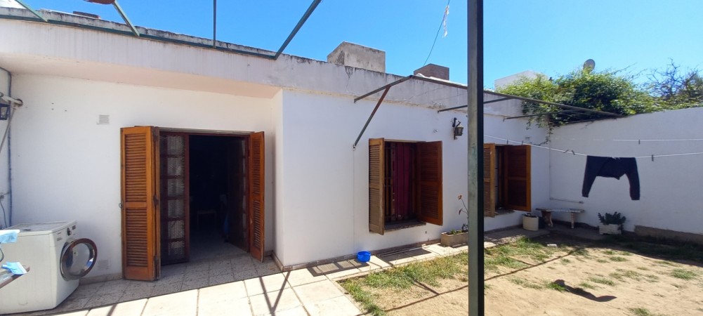 HERMOSA CASA EN LA VENTA EN B° POETA LUGONES. CON CERTIF. BANCOR!!!!