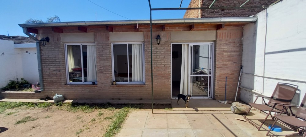 HERMOSA CASA EN LA VENTA EN B° POETA LUGONES. CON CERTIF. BANCOR!!!!