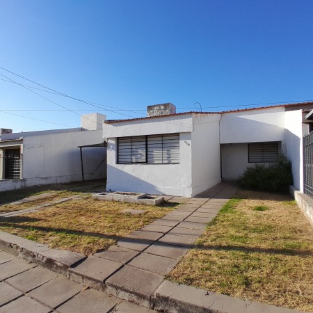 CASA EN VENTA EN BARRIO ROSEDAL , 3 DORM. APTA CREDITO HIPOTECARIO!!!!!