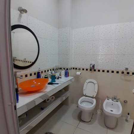 CASA EN VENTA EN BARRIO CON SEGURIDAD, VILLA ESQUIU. OPORTUNIDAD!!!!!!