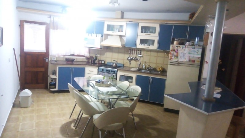 CASA EN VENTA 3 DORM. EXCELENTE UBICACIÓN EN B° POETA LUGONES