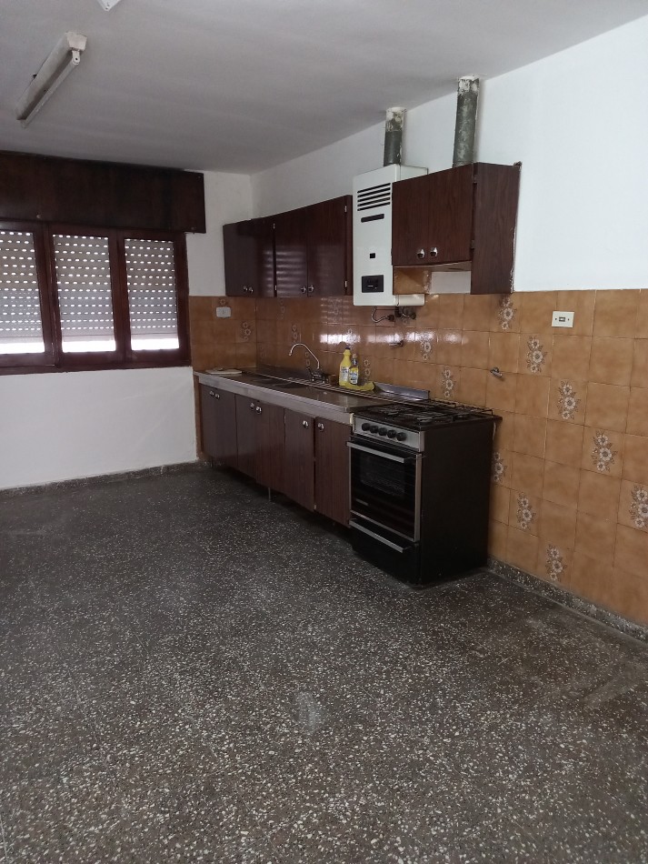 ALQUILO CASA INTERNA 2 DORM. B° YOFRE NORTE!!!!!