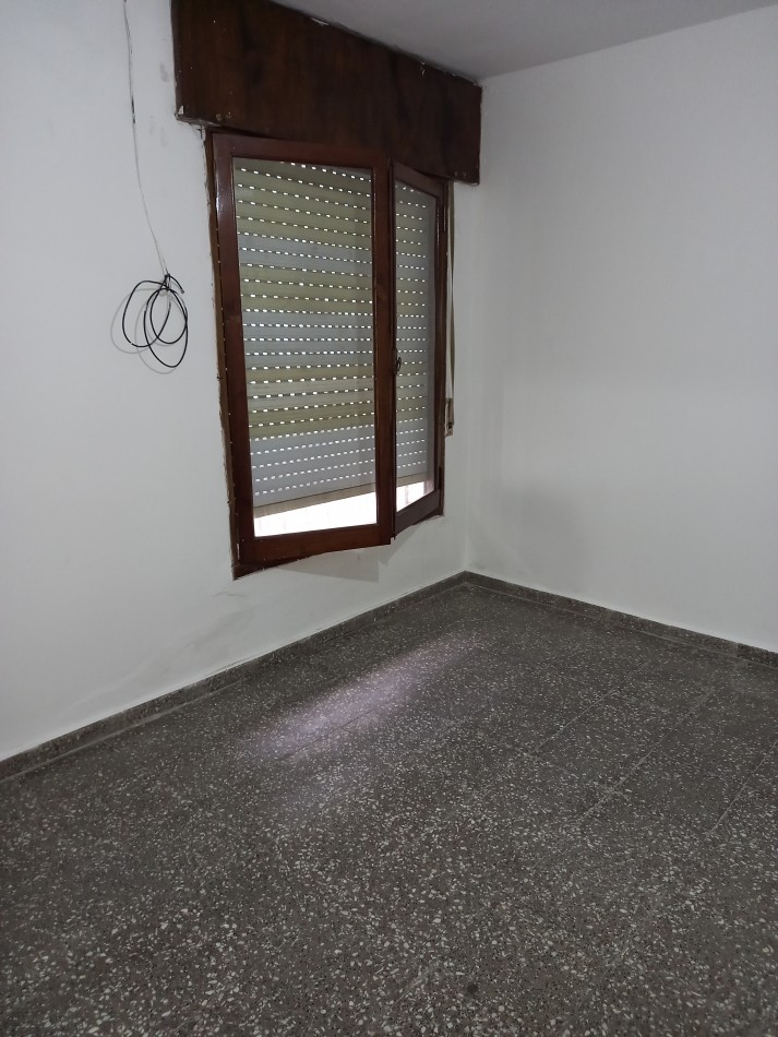 ALQUILO CASA INTERNA 2 DORM. B° YOFRE NORTE!!!!!