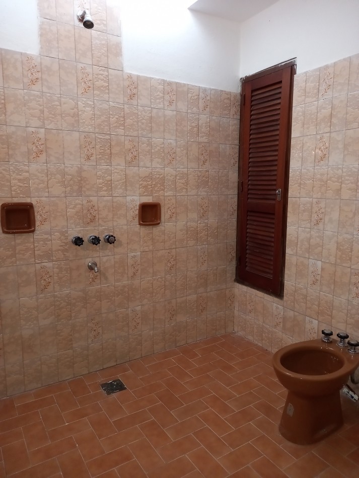 ALQUILO CASA INTERNA 2 DORM. B° YOFRE NORTE!!!!!