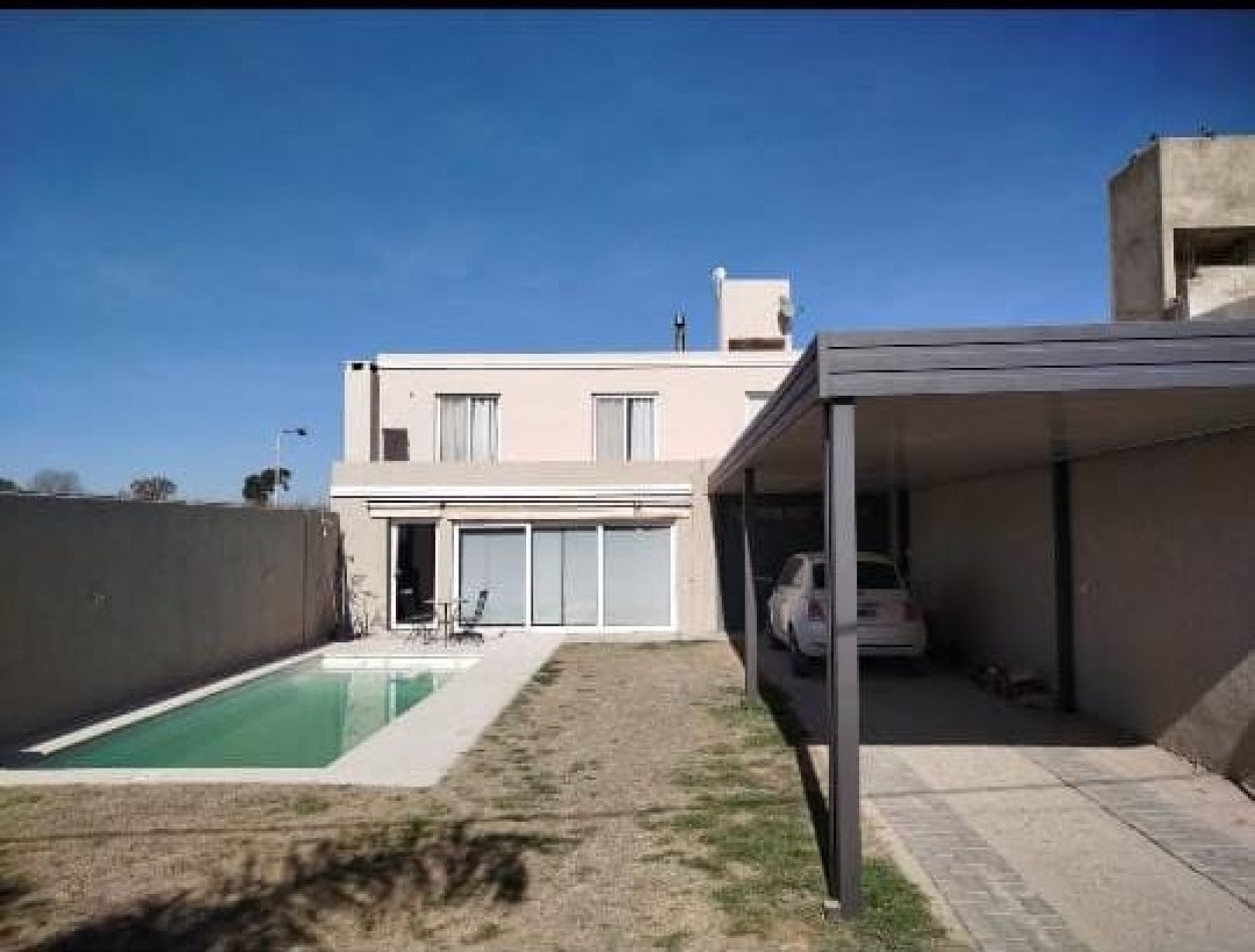 HERMOSA CASA EN VENTA BARRIO CON SEGURIDAD, VILLA ESQUIU!!!!