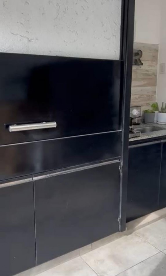 HERMOSA CASA EN VENTA BARRIO CON SEGURIDAD, VILLA ESQUIU!!!!