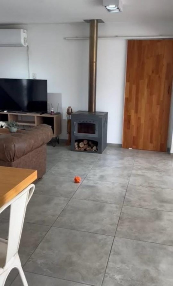 HERMOSA CASA EN VENTA BARRIO CON SEGURIDAD, VILLA ESQUIU!!!!