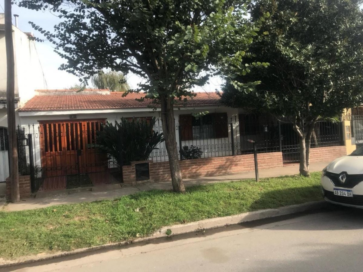 CASA CON QUINCHO EN VENTA BARRIO MARQUES DE SOBREMONTES . OPORTUNIDAD!!!!!! 