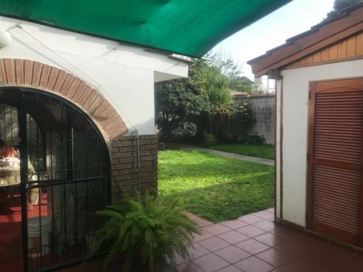 CASA CON QUINCHO EN VENTA BARRIO MARQUES DE SOBREMONTES . OPORTUNIDAD!!!!!! 