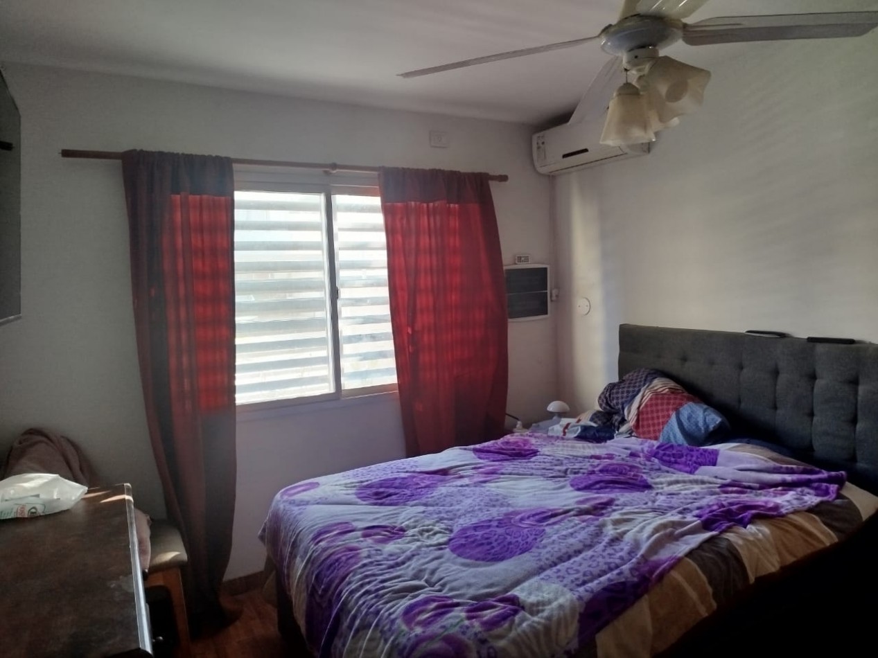 CASA EN VENTA 3DORM BARRIO CON SEGURIDAD VILLA ESQUIU!!!