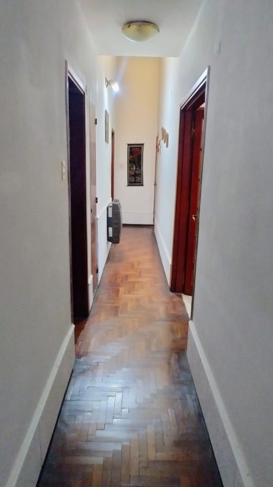 HERMOSA CASA A LA VENTA 4 DORM. C/PILETA B°AYACUCHO