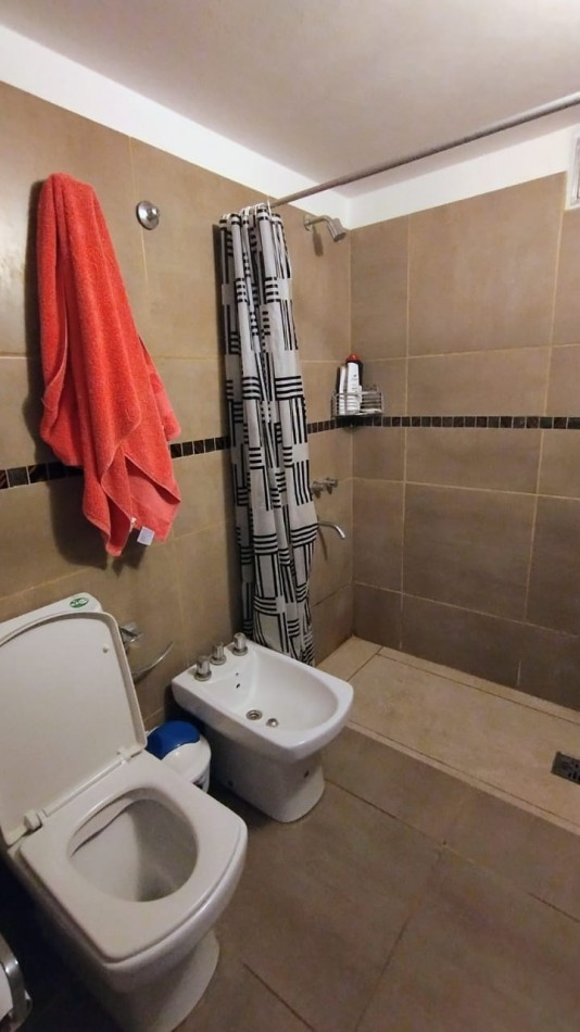 HERMOSA PROPIEDAD EN VENTA 2 DORM. EN BARRIO CON SEGURIDAD. VILLA ESQUIU!!!!