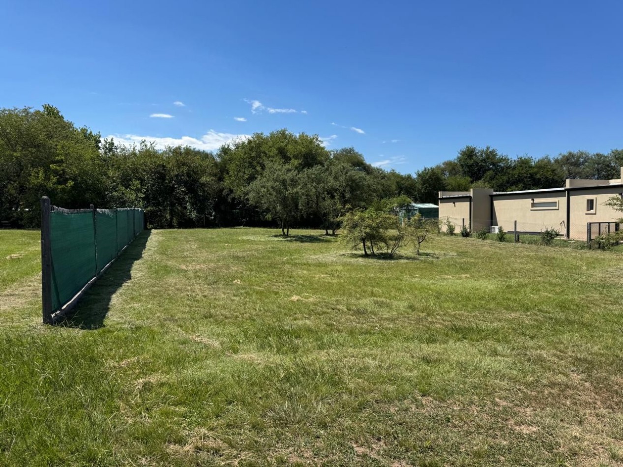 LOTE EN VENTA DE 1000M2 BARRIO LA CERCANIA MENDIOLAZA!!!!!