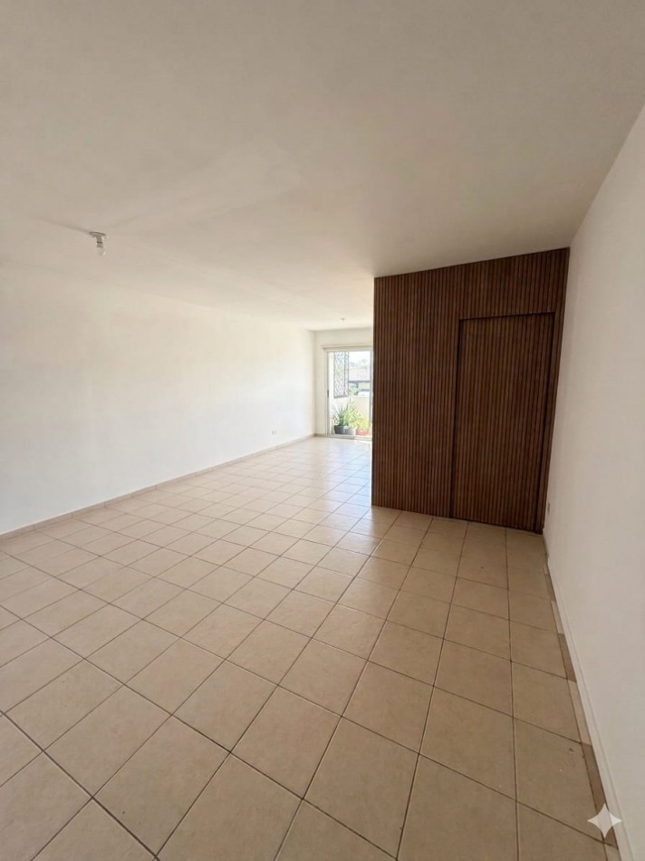 OFICINA EN ALQUILER PLANTA ALTA SOBRE RECTA MARTINOLLI