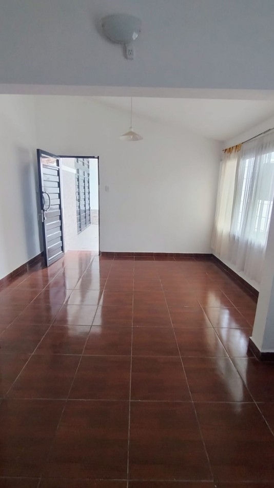 VENDO CASA 2 DORM. B° MARQUEZ DE SOBREMONTES!!!