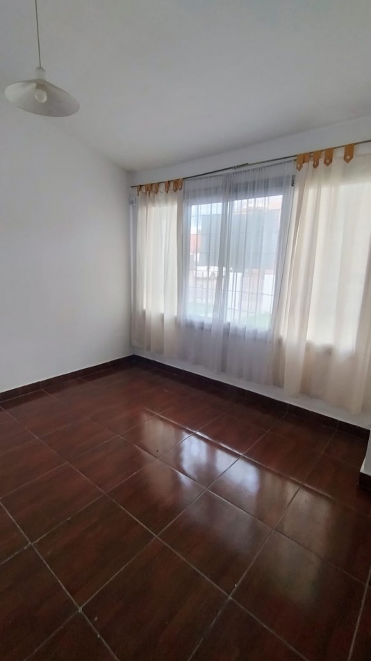 VENDO CASA 2 DORM. B° MARQUEZ DE SOBREMONTES!!!