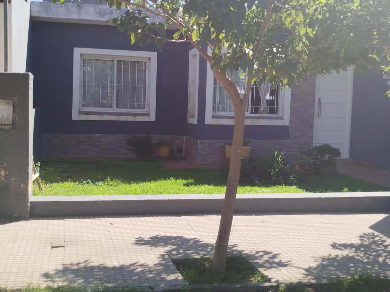 CASA EN VENTA 3DORM. B° SILOE VILLA ESQUIU!!!!
