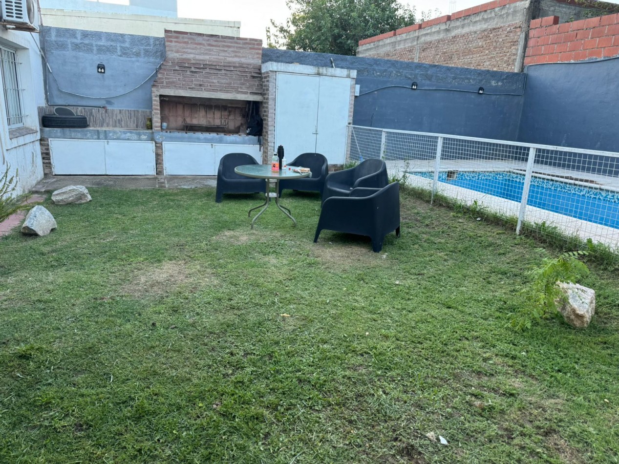 CASA EN VENTA 3DORM. B° SILOE VILLA ESQUIU!!!!