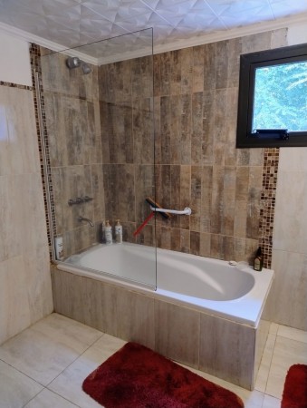 HERMOSA PROPIEDAD SOBRE LOTE DE 8000MTRS2, EN CUESTA BLANCA!!!!