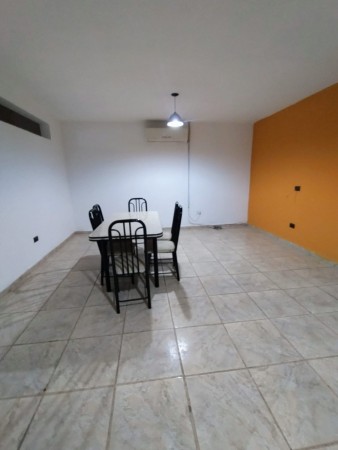 CASA CON PILETA EN BARRIO CON SEGURIDAD, VILLA ESQUIU!!!!