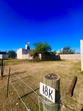 LOTE EN VENTA 250M2 EN BARRIO CON SEGURIDAD. VILLA ESQUIU!!!!