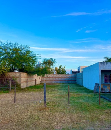 LOTE EN VENTA 250M2 EN BARRIO CON SEGURIDAD. VILLA ESQUIU!!!!