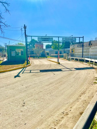 LOTE EN VENTA 250M2 EN BARRIO CON SEGURIDAD. VILLA ESQUIU!!!!