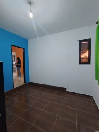 CASA CON PILETA EN BARRIO CON SEGURIDAD, VILLA ESQUIU!!!!
