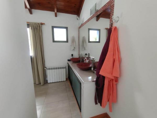 HERMOSA PROPIEDAD SOBRE LOTE DE 8000MTRS2, EN CUESTA BLANCA!!!!