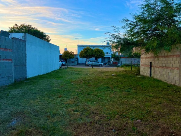 LOTE EN VENTA 250M2 EN BARRIO CON SEGURIDAD. VILLA ESQUIU!!!!