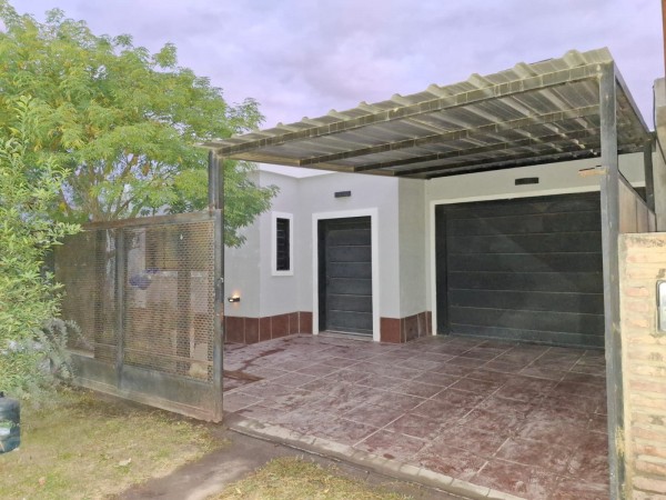 CASA CON PILETA EN BARRIO CON SEGURIDAD, VILLA ESQUIU!!!!