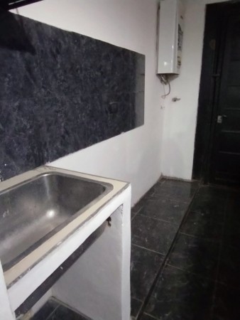 CASA CON PILETA EN BARRIO CON SEGURIDAD, VILLA ESQUIU!!!!