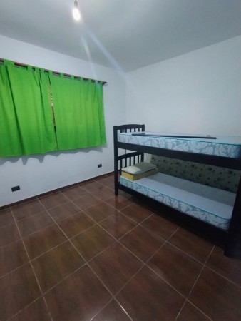 CASA CON PILETA EN BARRIO CON SEGURIDAD, VILLA ESQUIU!!!!